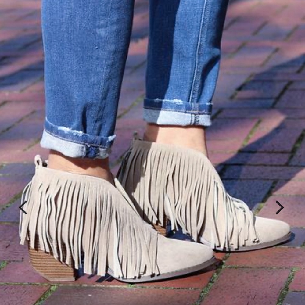 5⭐️ Grey Vegan Suede Fringe Ankle Booties - Picture 2 of 7